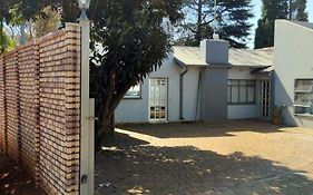 Woodpecker Guesthouse Middelburg Mpumalanga